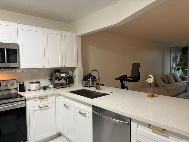1770 NE 191st St 814-1, Miami, FL 33179
