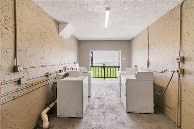 5100 SW 41st Street 321, Pembroke Park, FL 33023