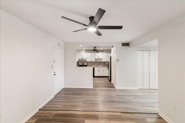 5100 SW 41st Street 321, Pembroke Park, FL 33023