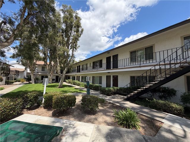 1330 W Lambert, La Habra, CA 90631