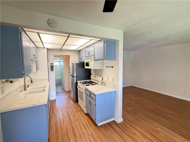 1330 W Lambert, La Habra, CA 90631