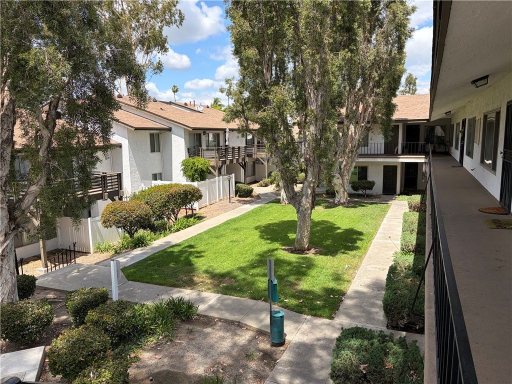 1330 W Lambert, La Habra, CA 90631