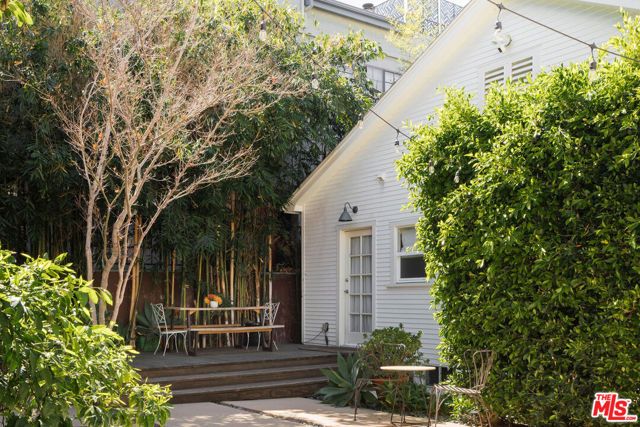 804 Westmount Drive, West Hollywood, CA 90069