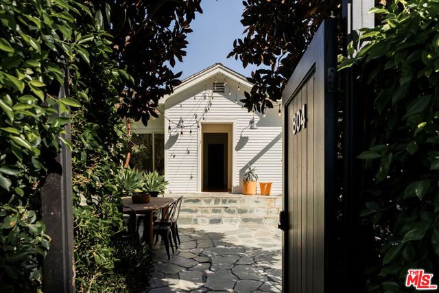 804 Westmount Drive, West Hollywood, CA 90069