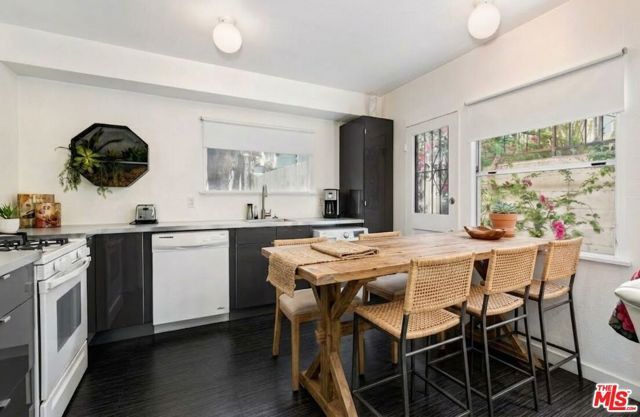 804 Westmount Drive, West Hollywood, CA 90069