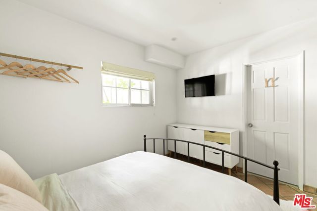 804 Westmount Drive, West Hollywood, CA 90069