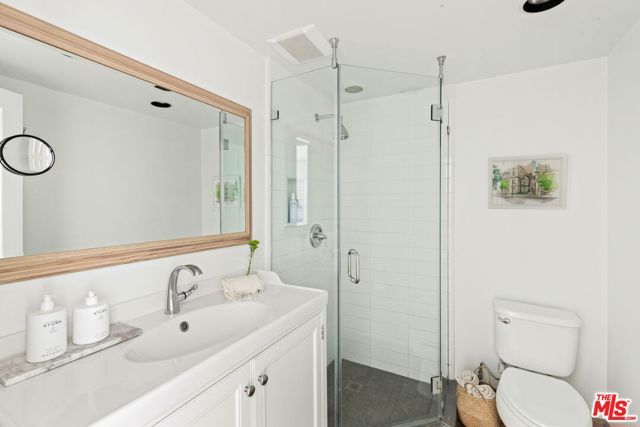 804 Westmount Drive, West Hollywood, CA 90069