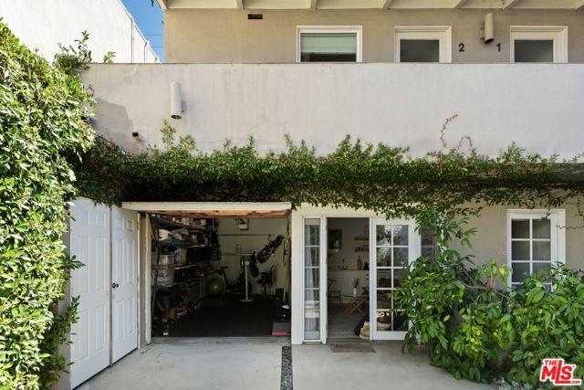 804 Westmount Drive, West Hollywood, CA 90069