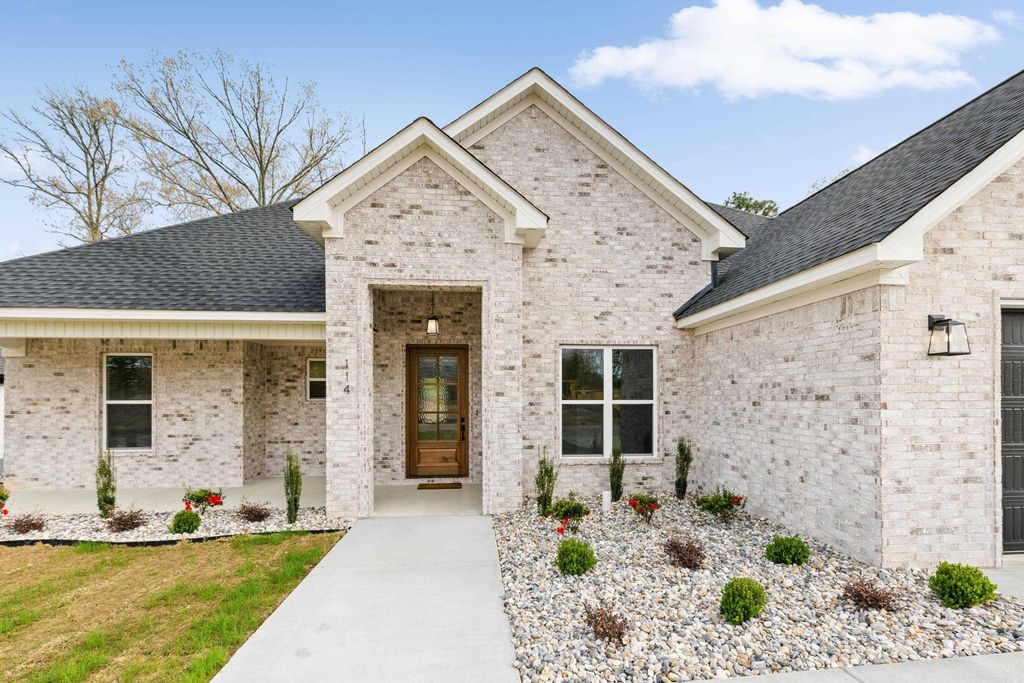 114 Harmony Village Drive, Haskell, AR 72015