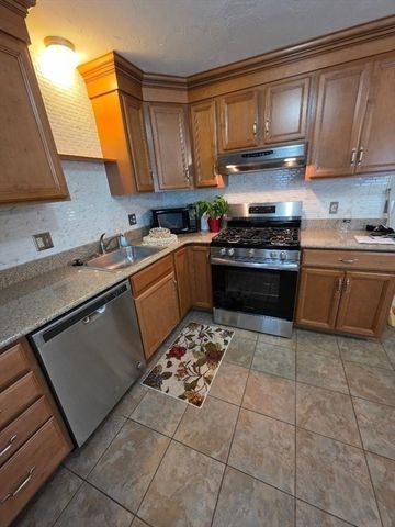 120 Terri Marie Way 5-13, Fall River, MA 02720