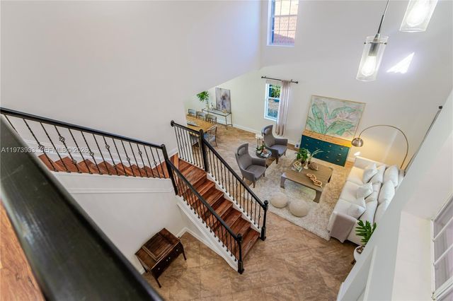 362 Lake Crest Ct, Weston, FL 33326