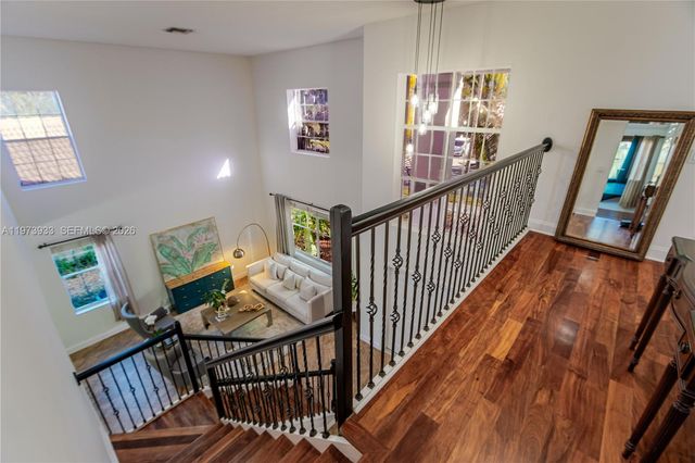 362 Lake Crest Ct, Weston, FL 33326