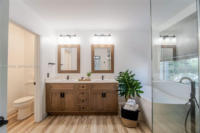 362 Lake Crest Ct, Weston, FL 33326