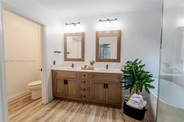 362 Lake Crest Ct, Weston, FL 33326