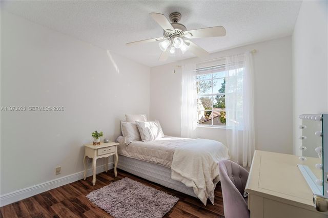 362 Lake Crest Ct, Weston, FL 33326