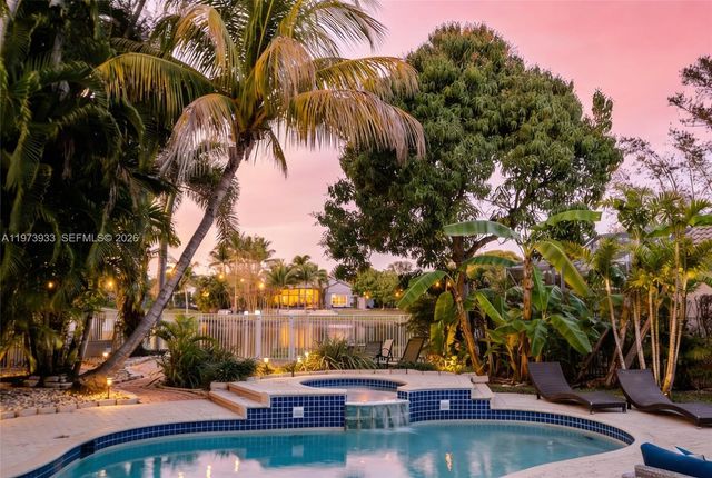 362 Lake Crest Ct, Weston, FL 33326