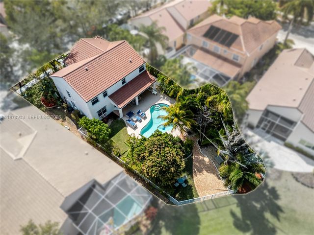 362 Lake Crest Ct, Weston, FL 33326