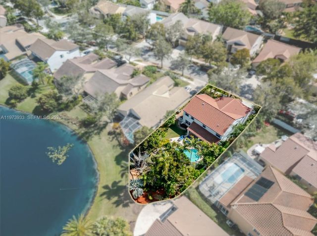 362 Lake Crest Ct, Weston, FL 33326