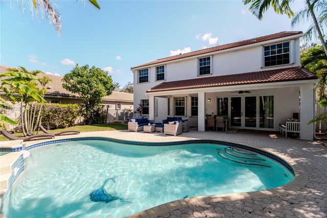 362 Lake Crest Ct, Weston, FL 33326