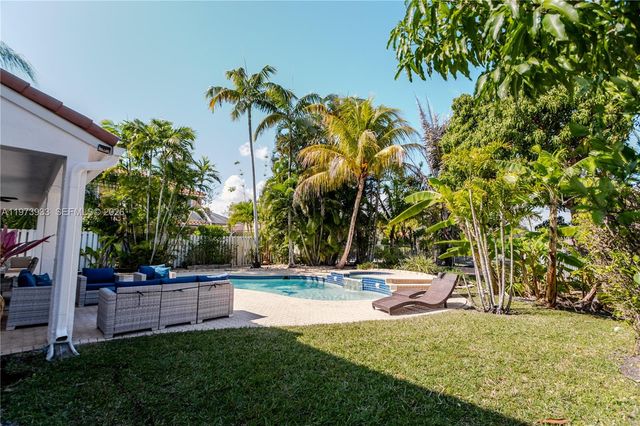 362 Lake Crest Ct, Weston, FL 33326