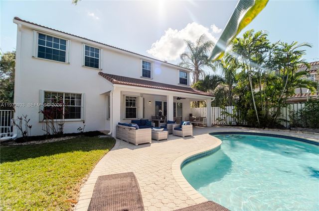 362 Lake Crest Ct, Weston, FL 33326