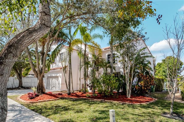 362 Lake Crest Ct, Weston, FL 33326