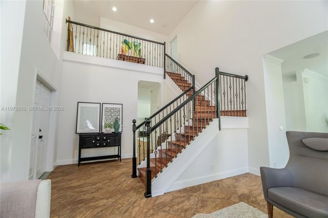 362 Lake Crest Ct, Weston, FL 33326