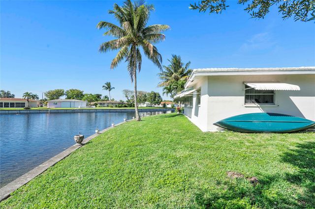 6806 NW 59th St, Tamarac, FL 33321