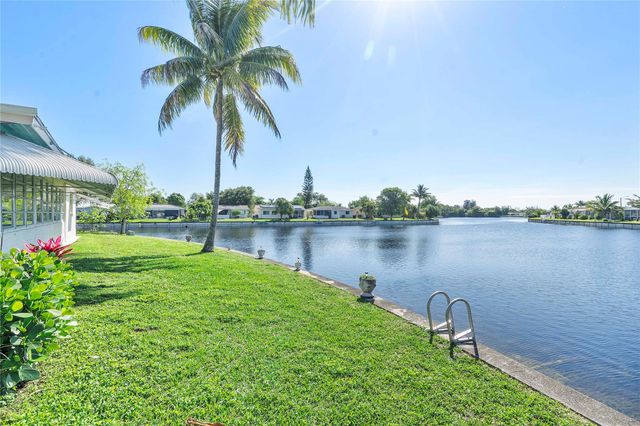 6806 NW 59th St, Tamarac, FL 33321
