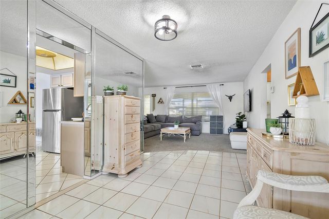 6806 NW 59th St, Tamarac, FL 33321