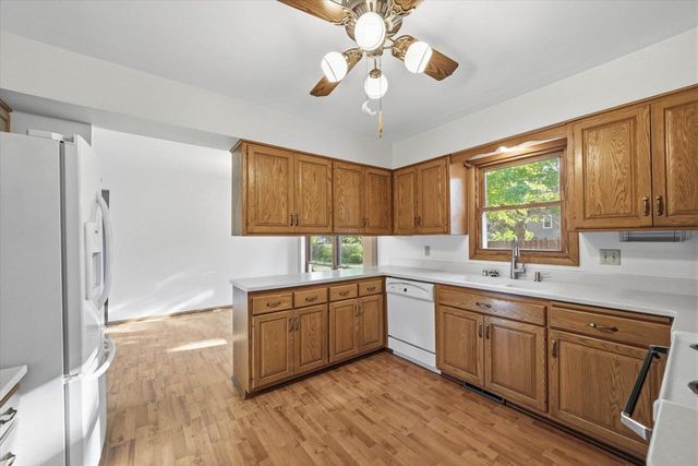 923 W Whitefish ROAD, Port Washington, WI 53074