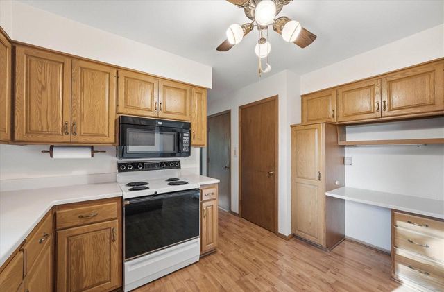 923 W Whitefish ROAD, Port Washington, WI 53074