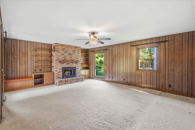 923 W Whitefish ROAD, Port Washington, WI 53074