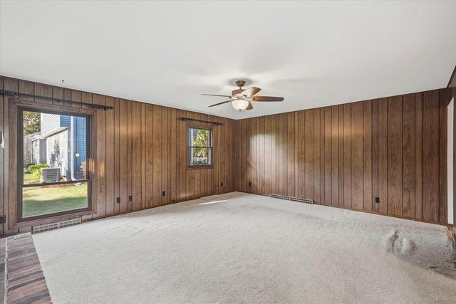 923 W Whitefish ROAD, Port Washington, WI 53074