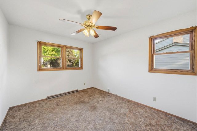 923 W Whitefish ROAD, Port Washington, WI 53074
