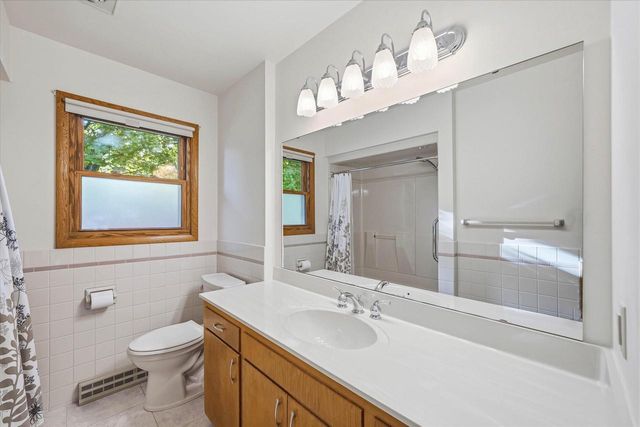 923 W Whitefish ROAD, Port Washington, WI 53074