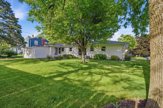 923 W Whitefish ROAD, Port Washington, WI 53074