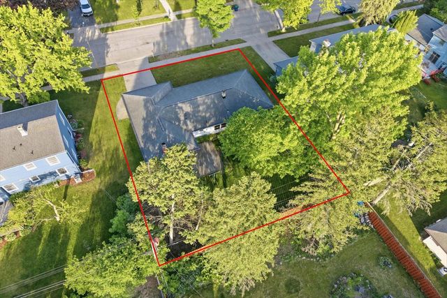 923 W Whitefish ROAD, Port Washington, WI 53074