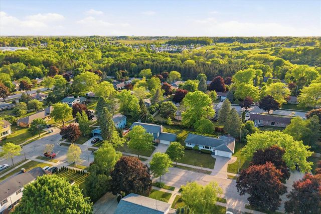 923 W Whitefish ROAD, Port Washington, WI 53074