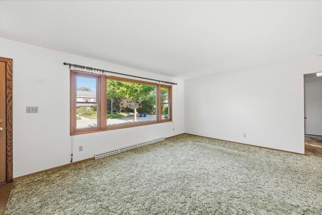 923 W Whitefish ROAD, Port Washington, WI 53074