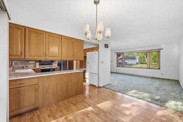 923 W Whitefish ROAD, Port Washington, WI 53074