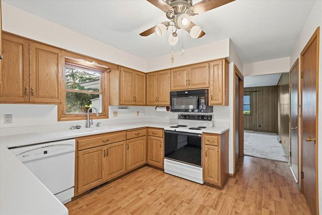 923 W Whitefish ROAD, Port Washington, WI 53074