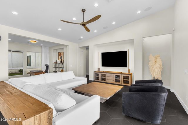 1320 E Piedmont Road, Phoenix, AZ 85042