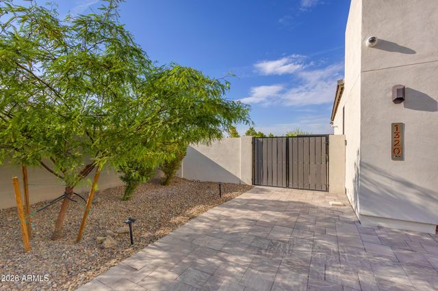 1320 E Piedmont Road, Phoenix, AZ 85042