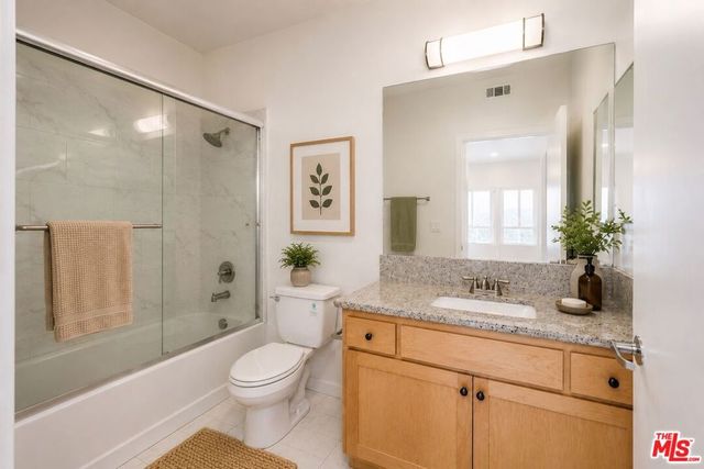 12132 Hart Street 301, North Hollywood, CA 91605