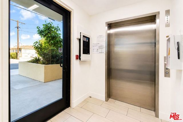 12132 Hart Street 301, North Hollywood, CA 91605