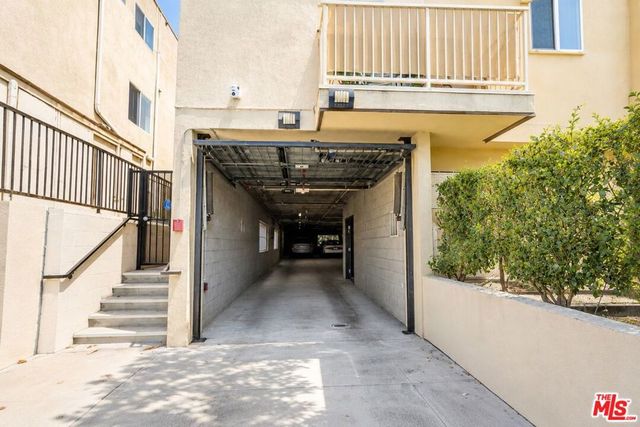 12132 Hart Street 301, North Hollywood, CA 91605