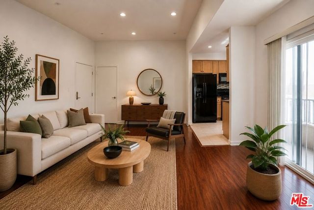 12132 Hart Street 301, North Hollywood, CA 91605