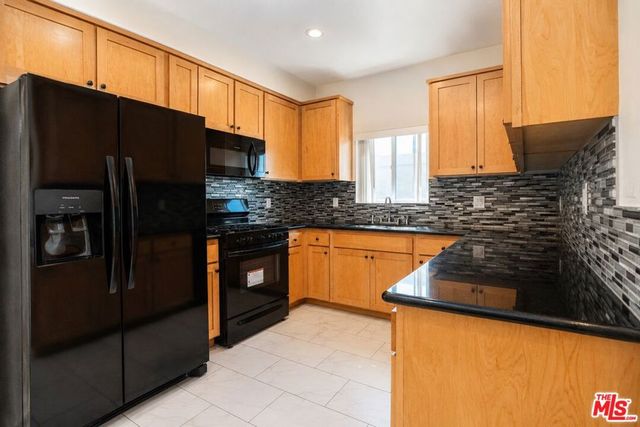 12132 Hart Street 301, North Hollywood, CA 91605