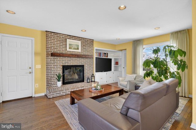 101 MILL POND RD, Belle Mead, NJ 08502